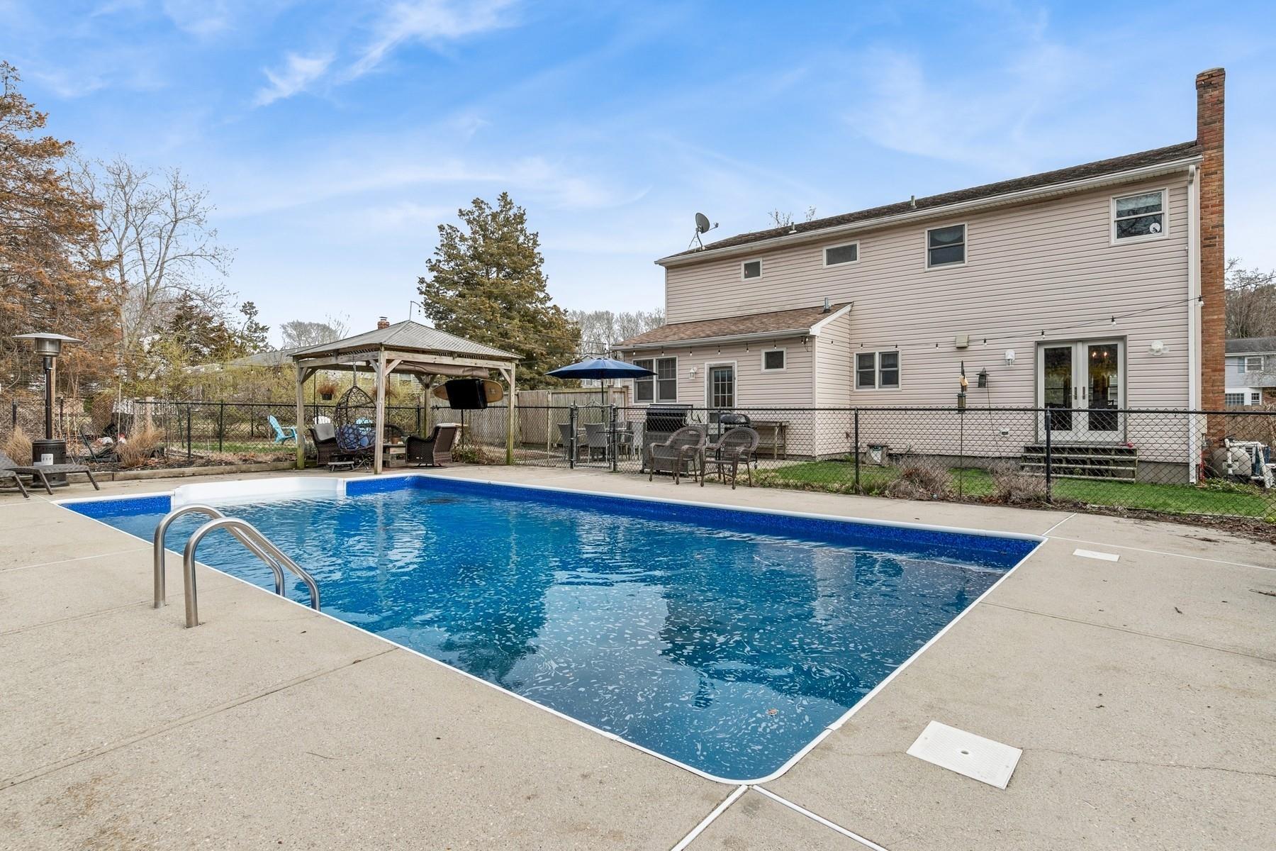 Single Family Gerald  Suffolk County, NY 11946, MLS-848688-30