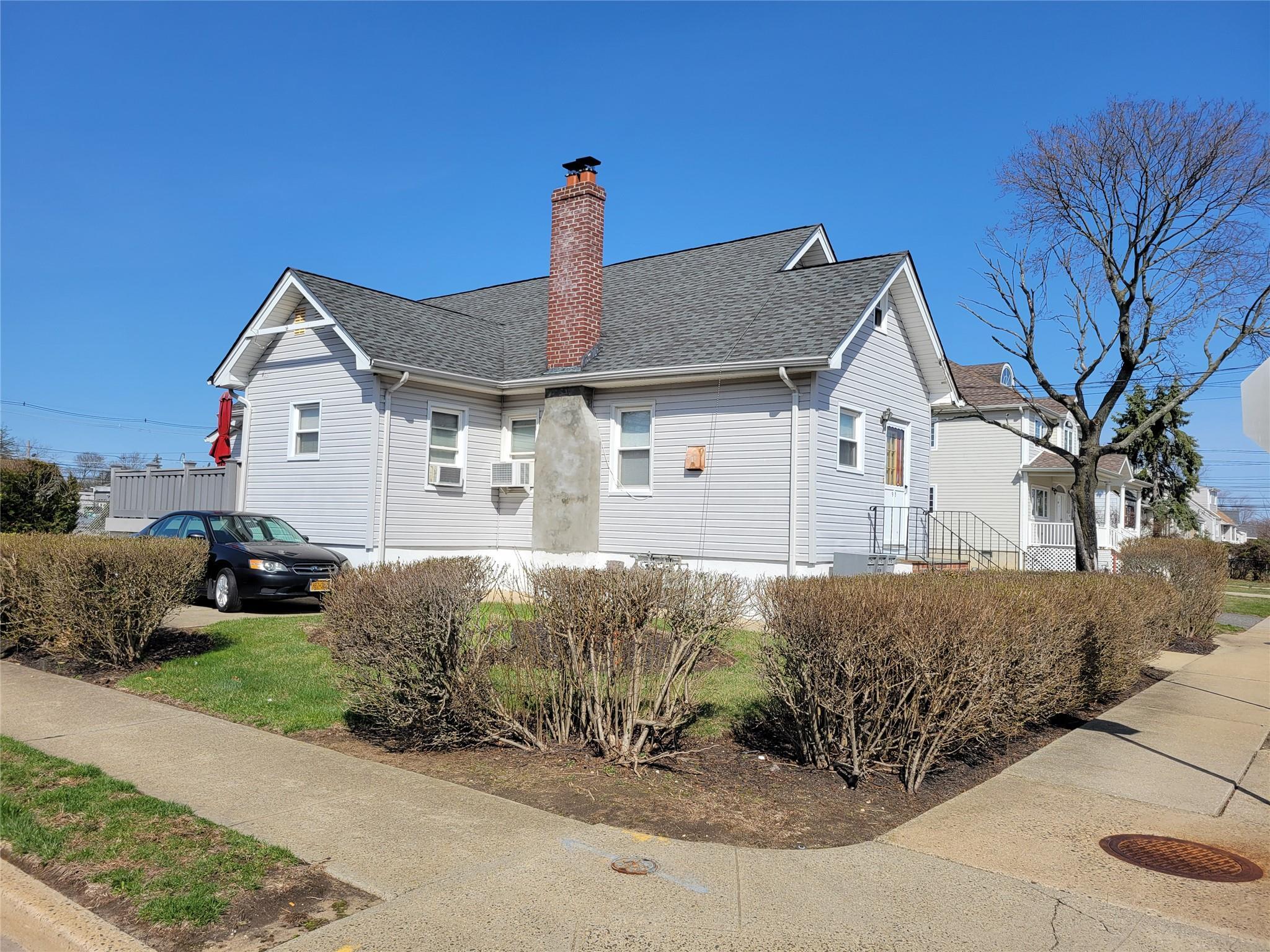 Single Family Sportsmans  Nassau County, NY 11520, MLS-848700-4
