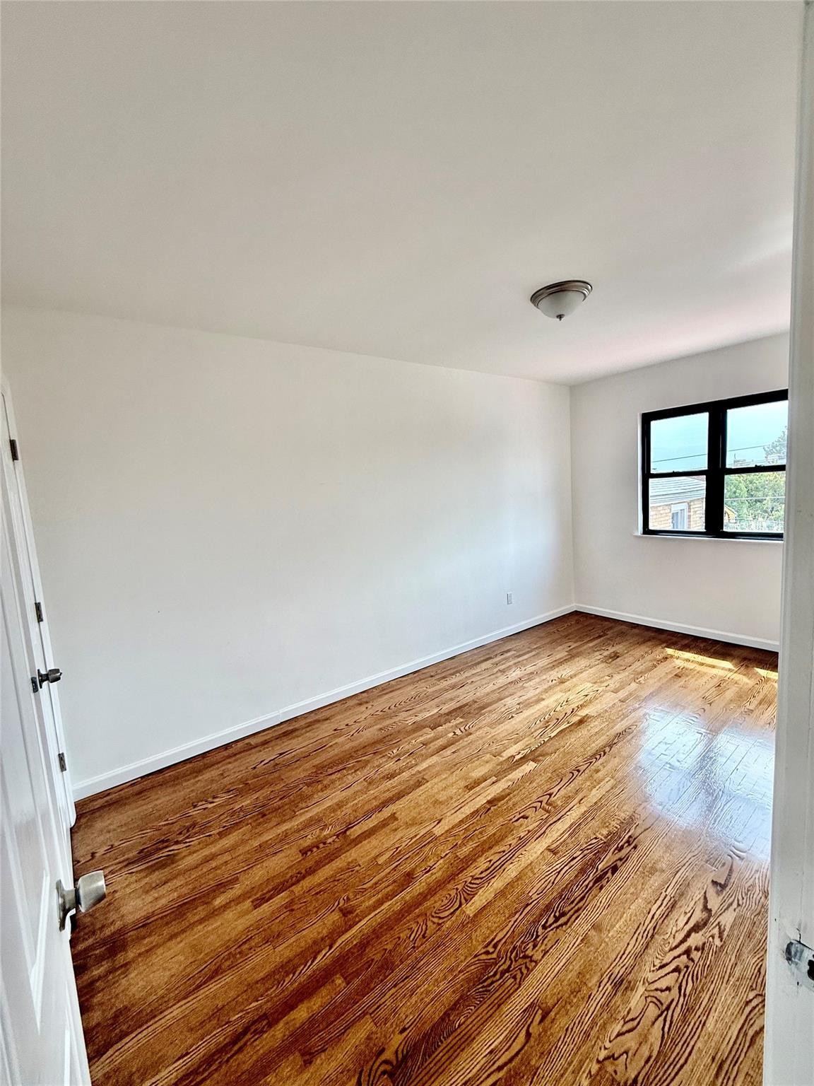 Single Family E 215th St,  Bronx,  Ny  Bronx, NY 10469, MLS-848708-10