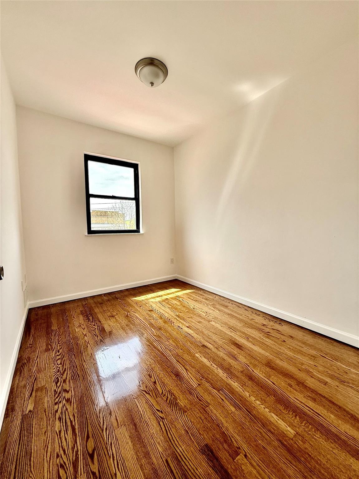 Single Family E 215th St,  Bronx,  Ny  Bronx, NY 10469, MLS-848708-12