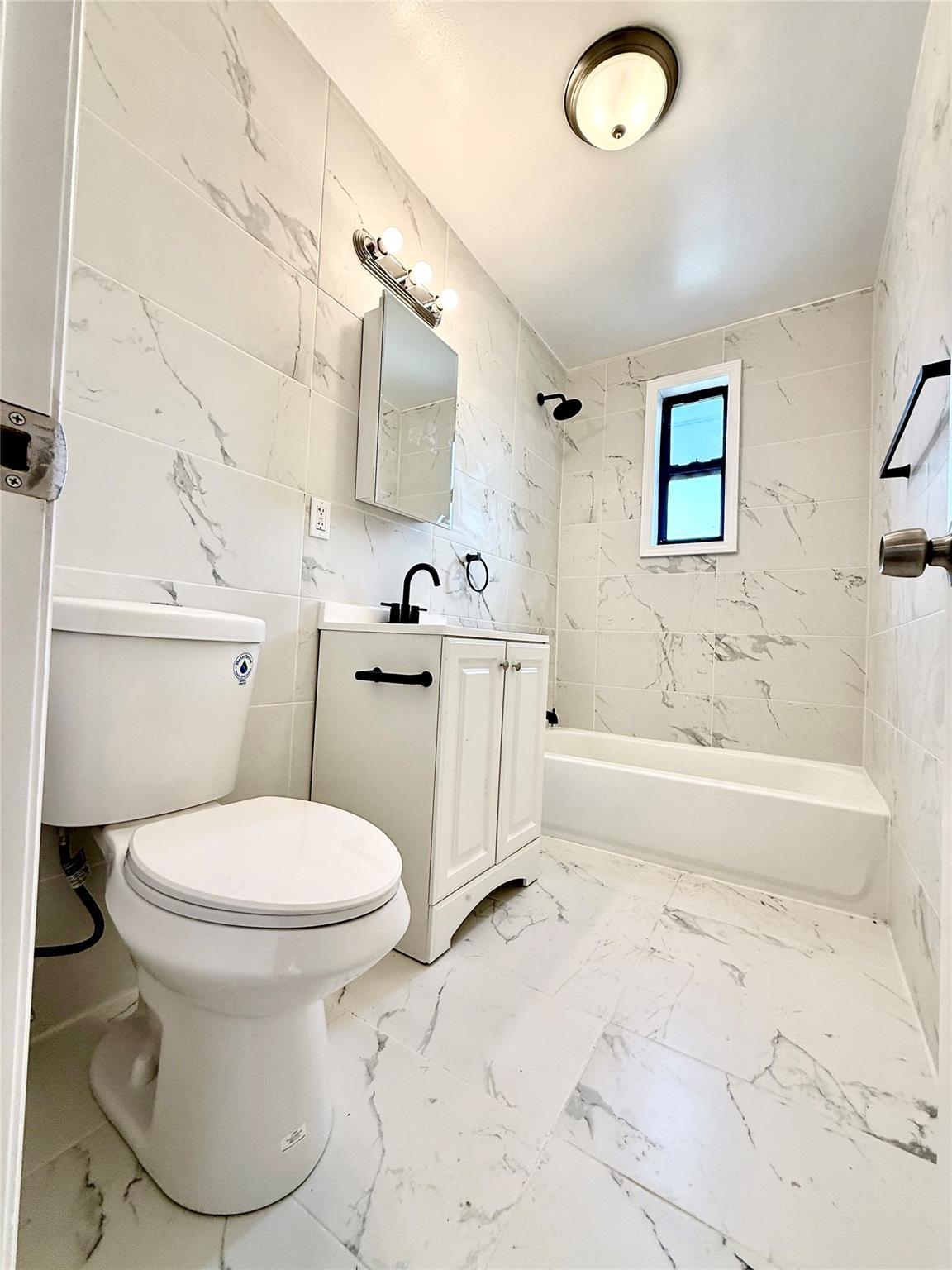 Single Family E 215th St,  Bronx,  Ny  Bronx, NY 10469, MLS-848708-13