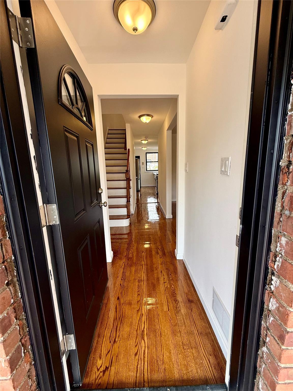 Single Family E 215th St,  Bronx,  Ny  Bronx, NY 10469, MLS-848708-2