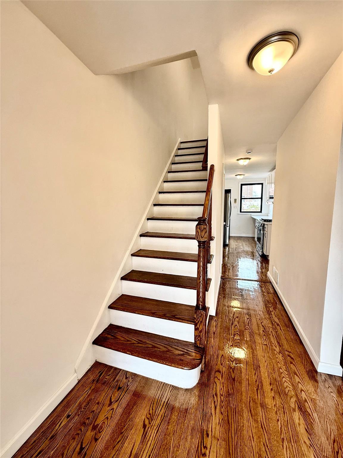 Single Family E 215th St,  Bronx,  Ny  Bronx, NY 10469, MLS-848708-9