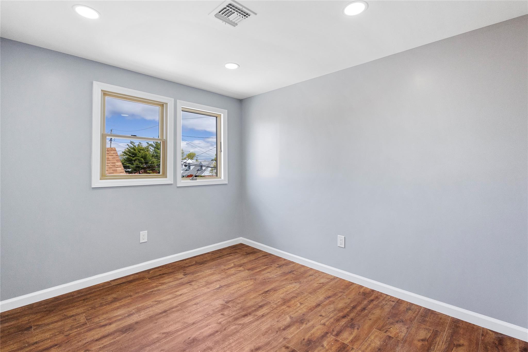 Single Family Greengrove  Nassau County, NY 11553, MLS-848757-13