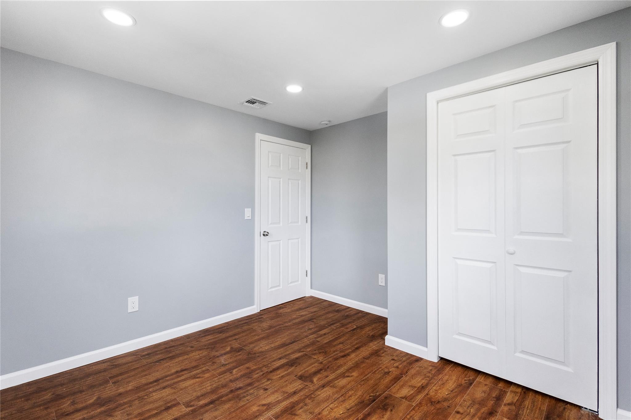 Single Family Greengrove  Nassau County, NY 11553, MLS-848757-17