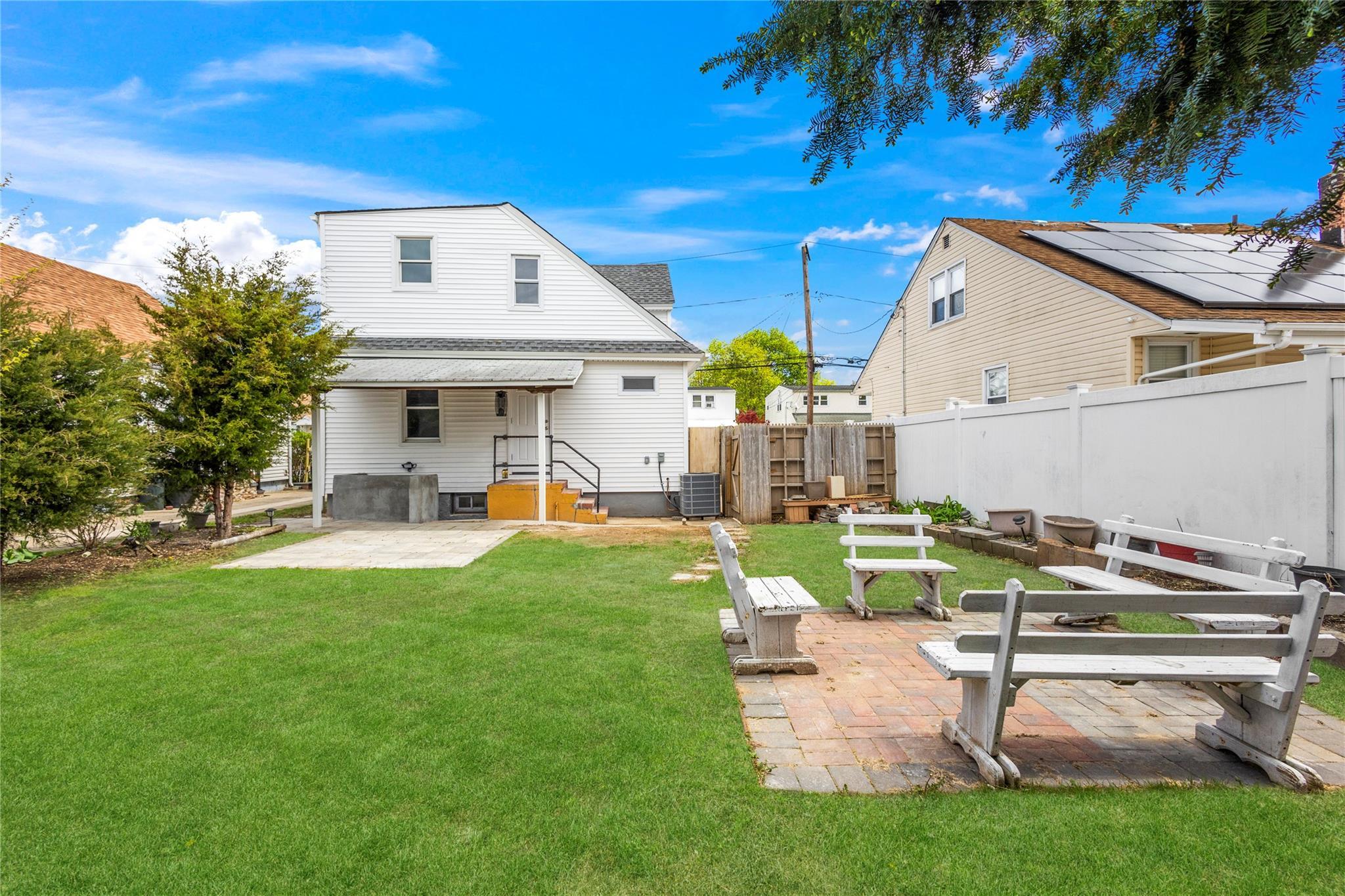 Single Family Greengrove  Nassau County, NY 11553, MLS-848757-26