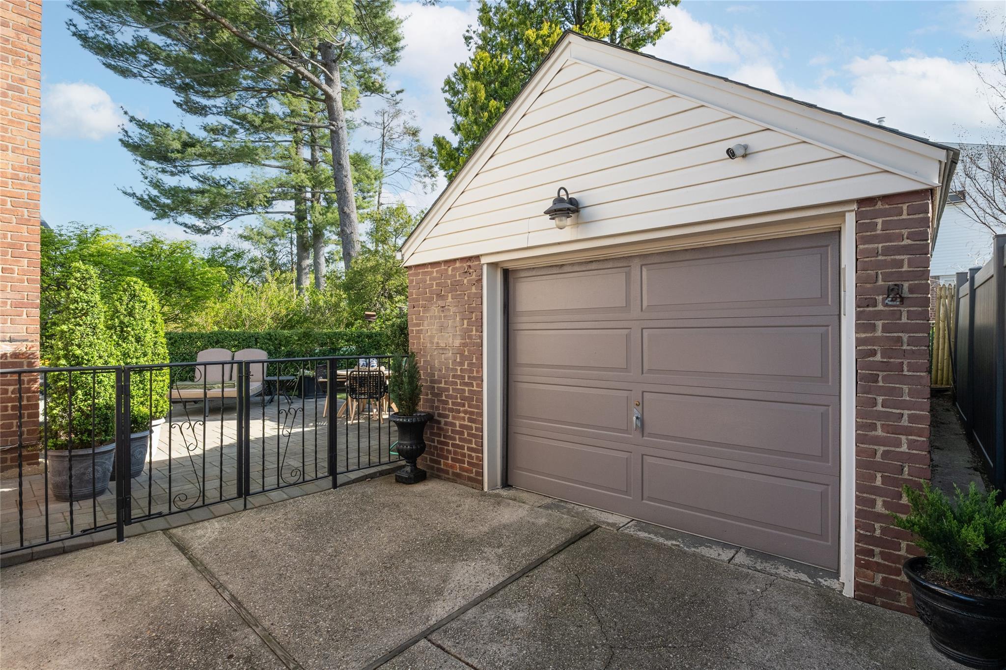 Single Family White  Nassau County, NY 11501, MLS-848765-16