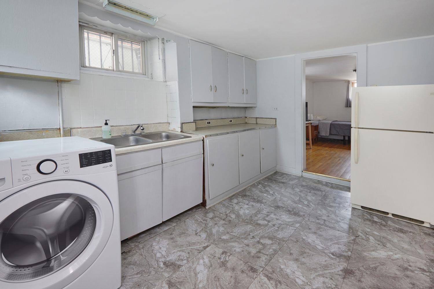 Single Family Virginia  Bronx, NY 10472, MLS-848776-11