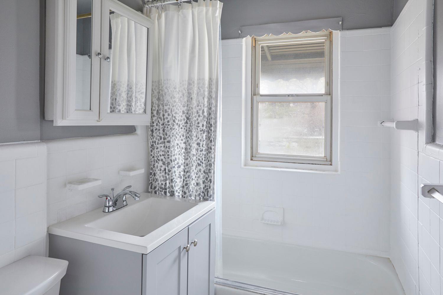 Single Family Virginia  Bronx, NY 10472, MLS-848776-8