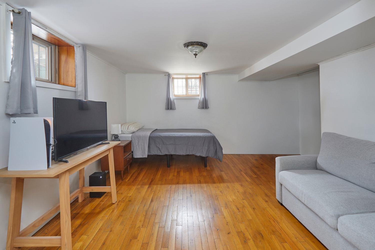 Single Family Virginia  Bronx, NY 10472, MLS-848776-9