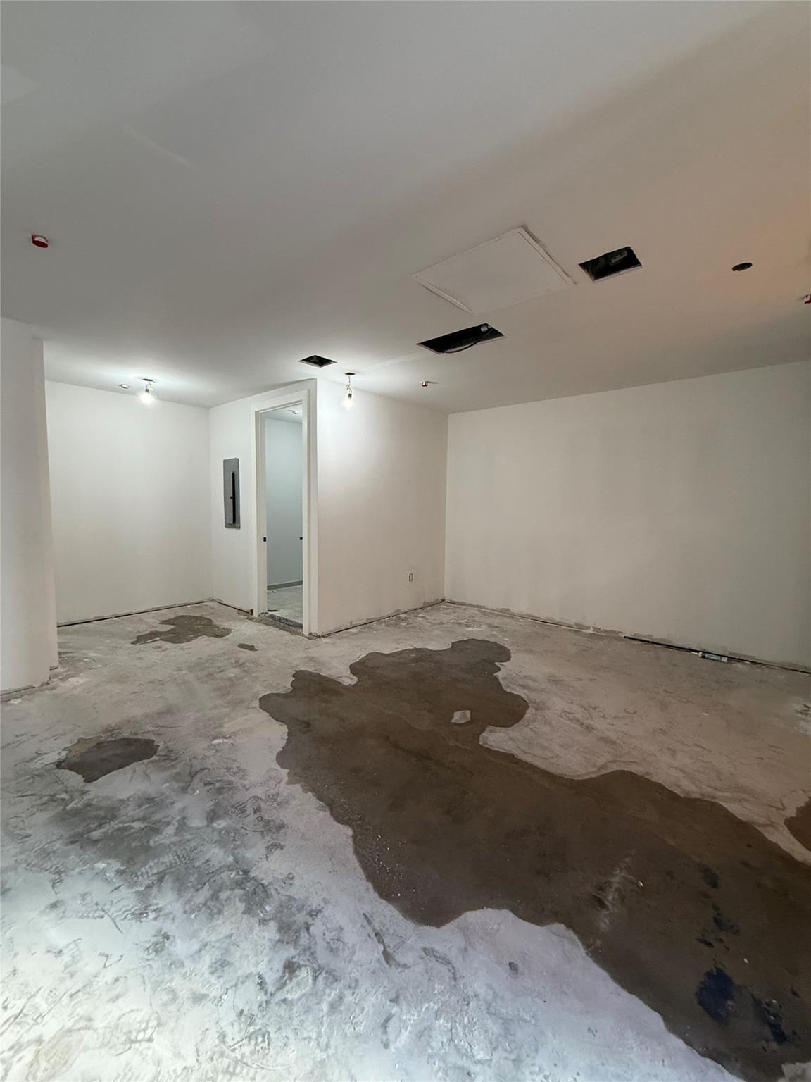Commercial Lease 52nd  Queens, NY 11377, MLS-848799-10