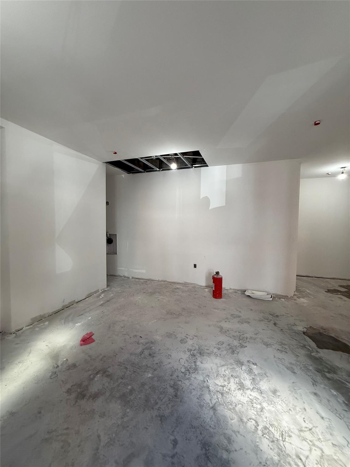 Commercial Lease 52nd  Queens, NY 11377, MLS-848799-11