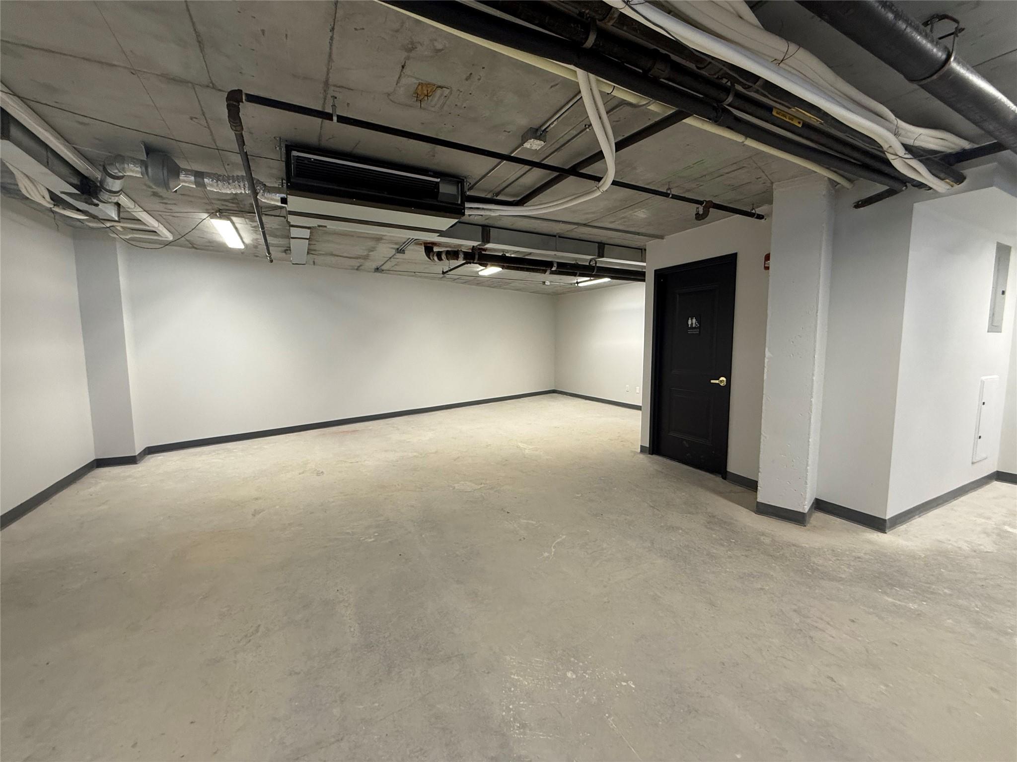 Commercial Lease 52nd  Queens, NY 11377, MLS-848817-22