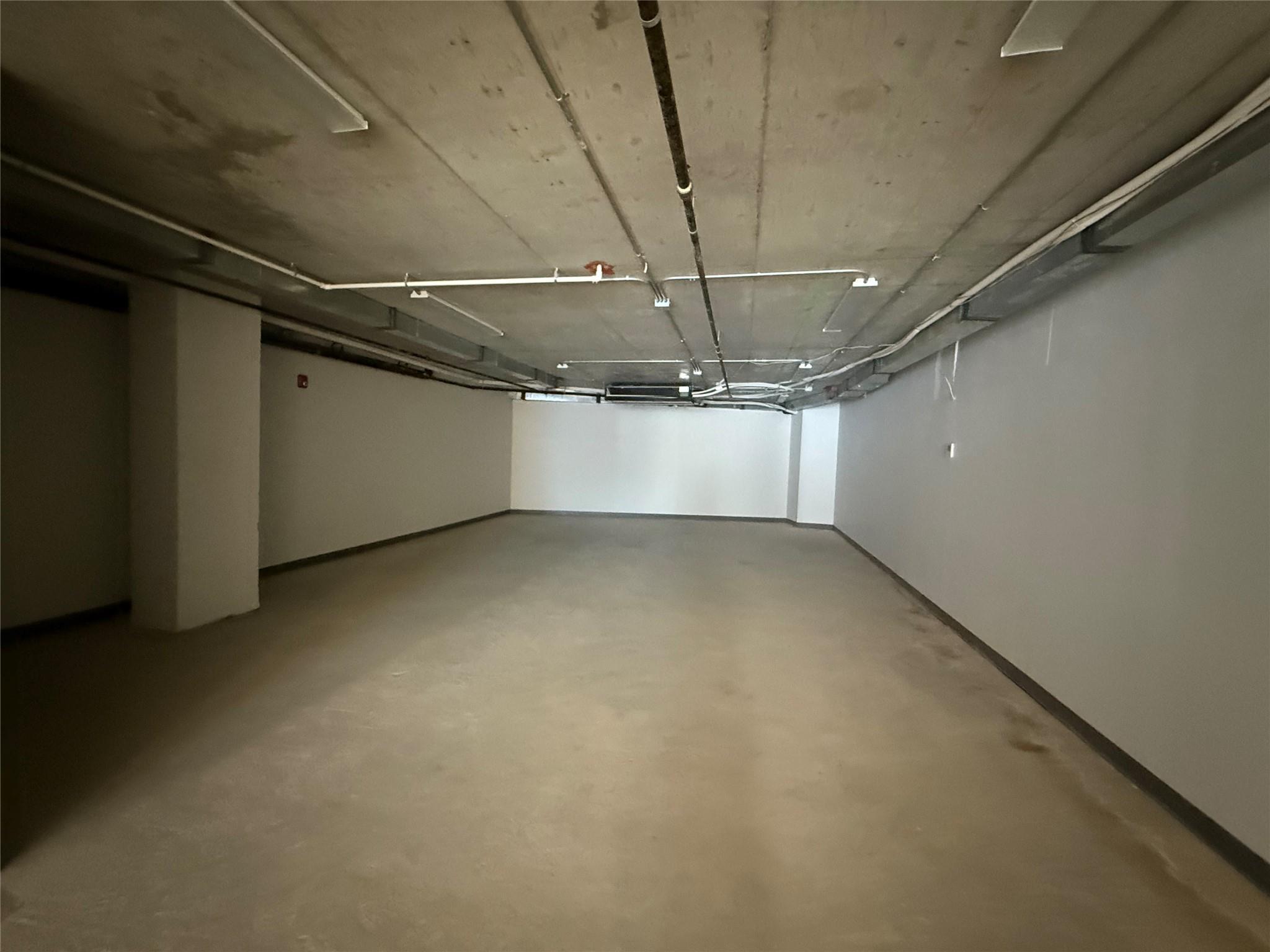 Commercial Lease 52nd  Queens, NY 11377, MLS-848817-23