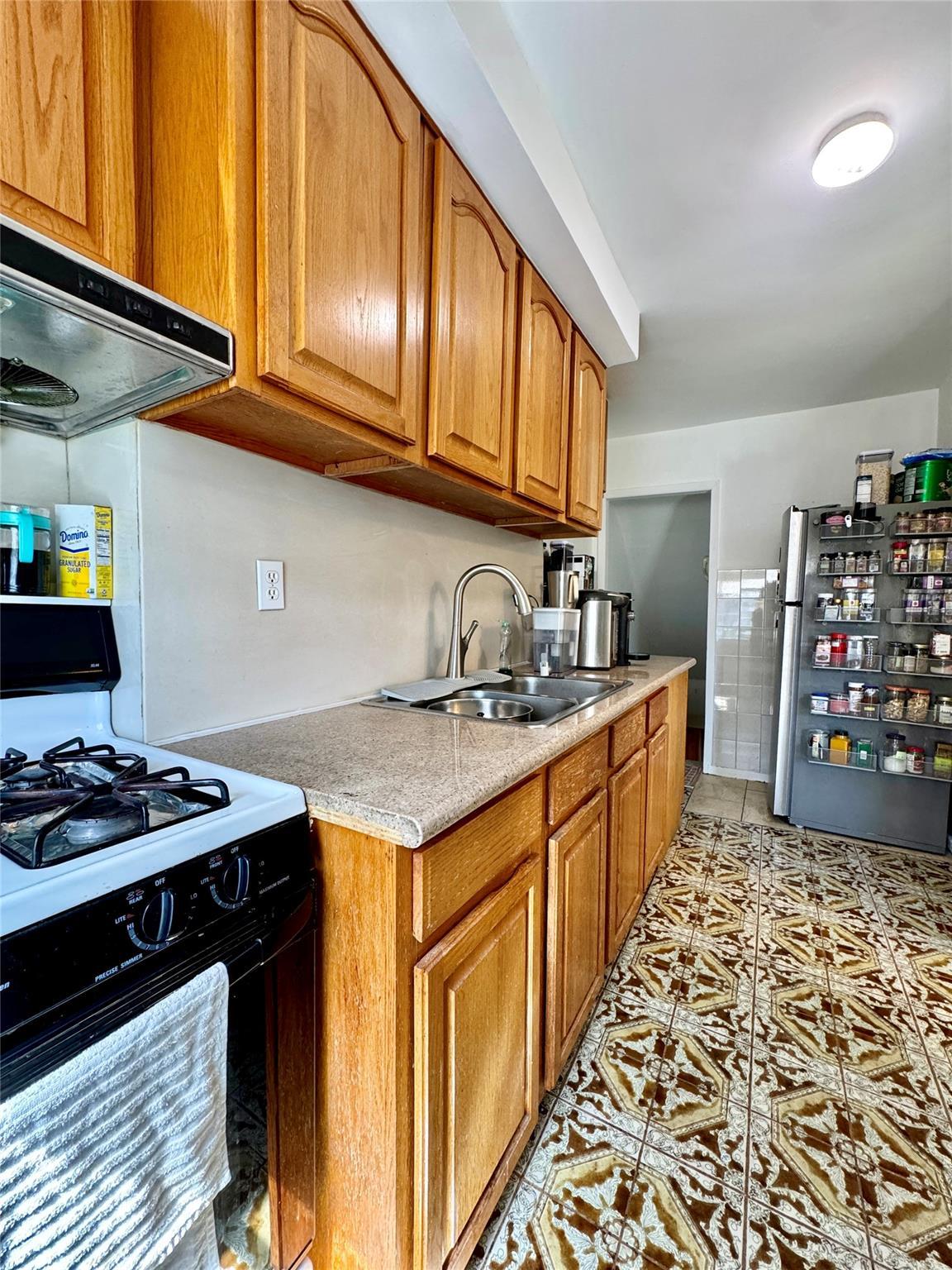 Single Family Park  Queens, NY 11421, MLS-848832-5