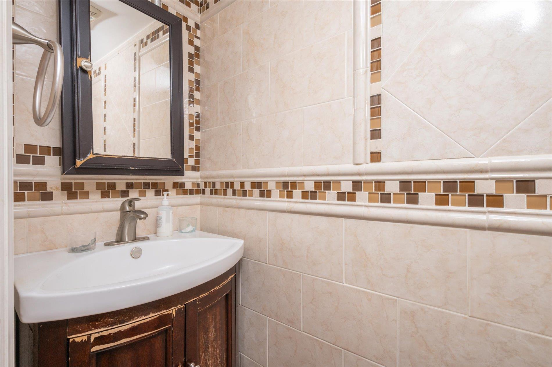 Single Family Southwood  Nassau County, NY 11791, MLS-848836-17