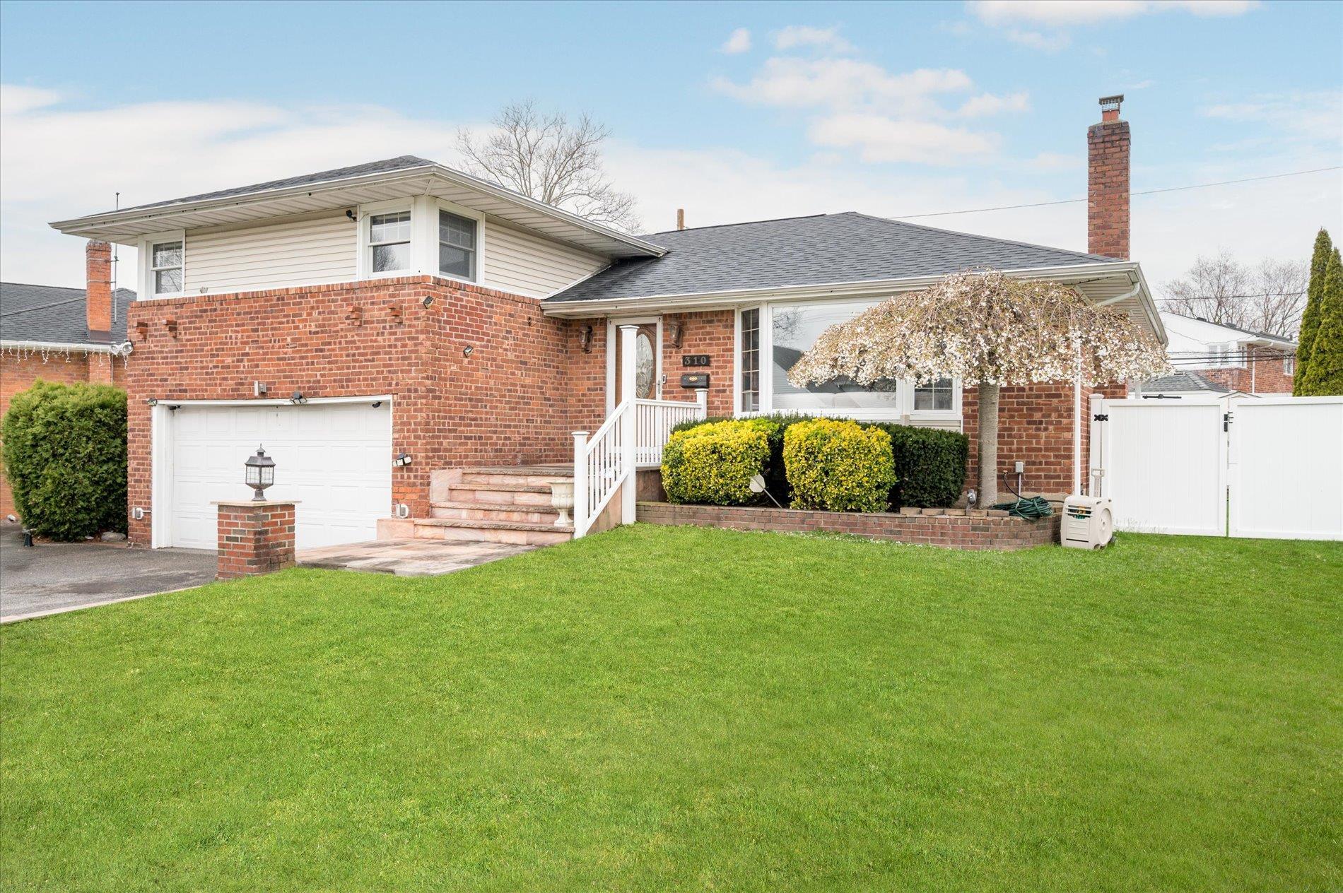 Single Family Southwood  Nassau County, NY 11791, MLS-848836-2