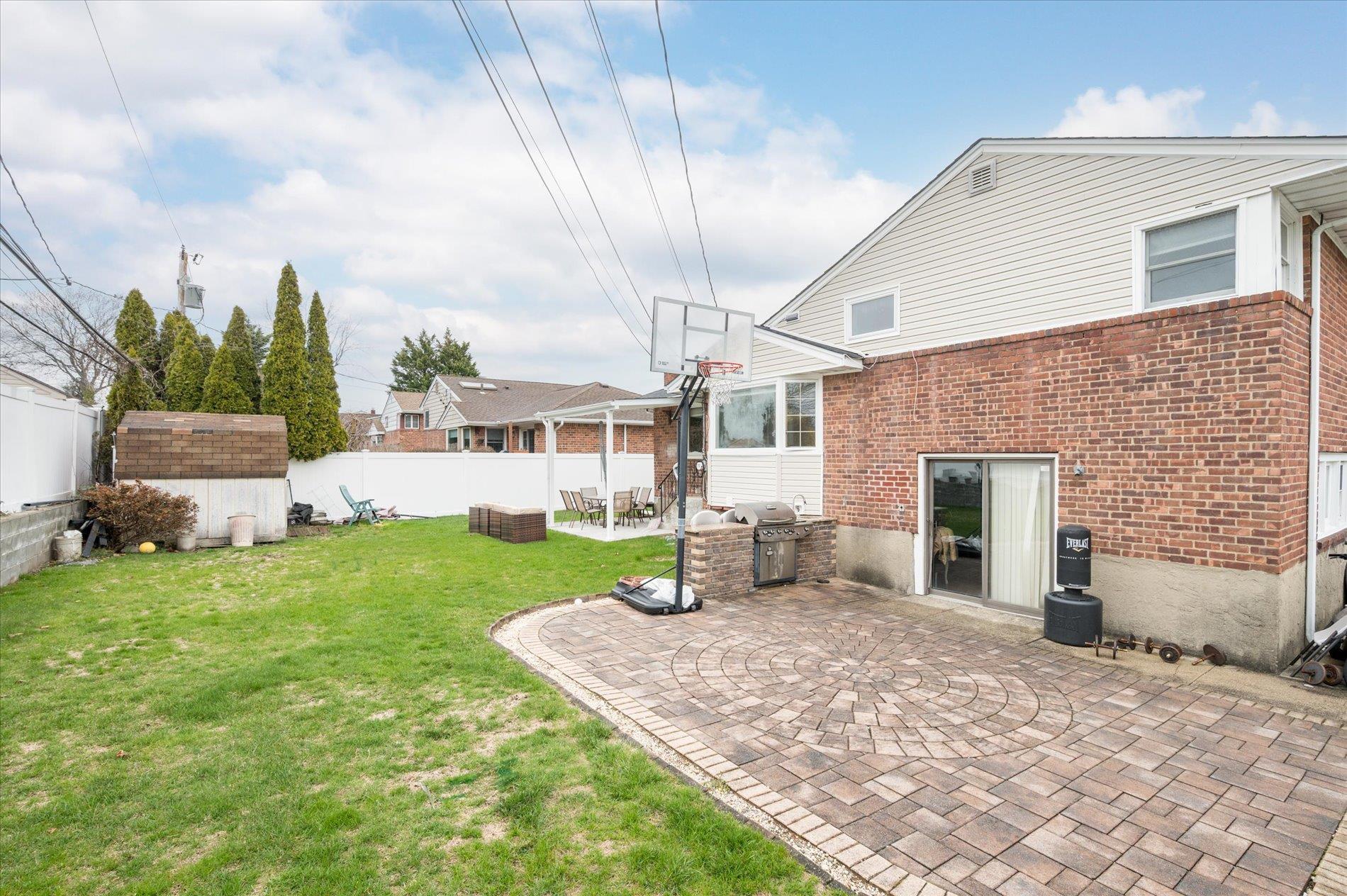 Single Family Southwood  Nassau County, NY 11791, MLS-848836-20