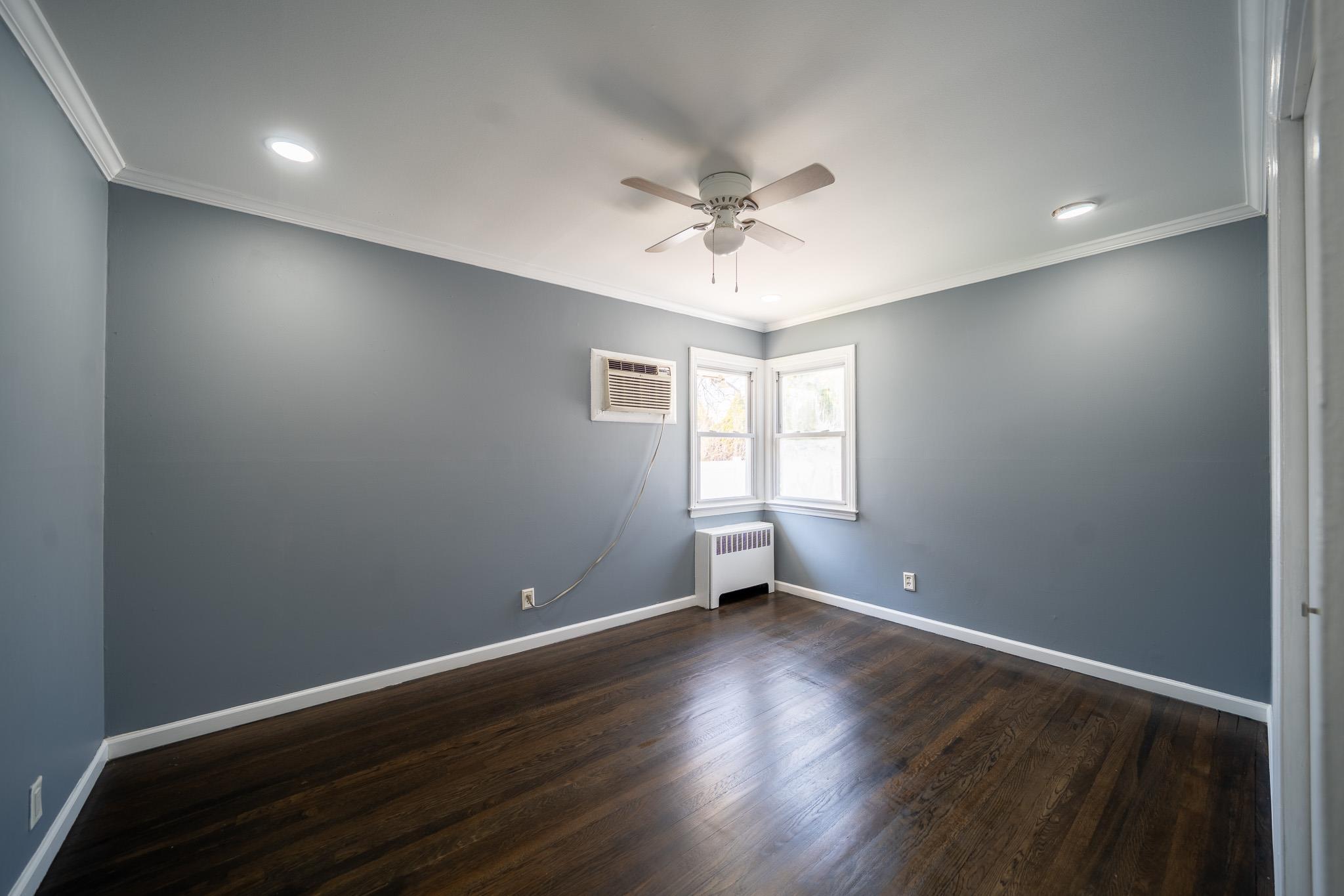 Single Family Ferndale  Nassau County, NY 11801, MLS-848843-11