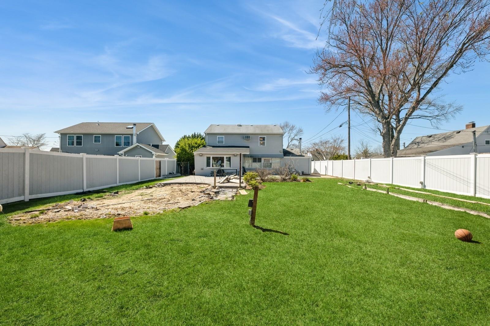 Single Family Bunker  Nassau County, NY 11801, MLS-848854-19