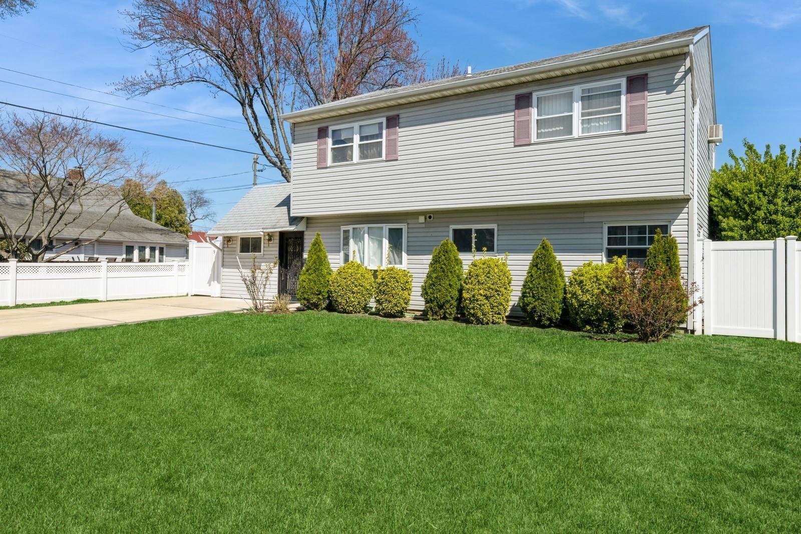 Single Family Bunker  Nassau County, NY 11801, MLS-848854-2