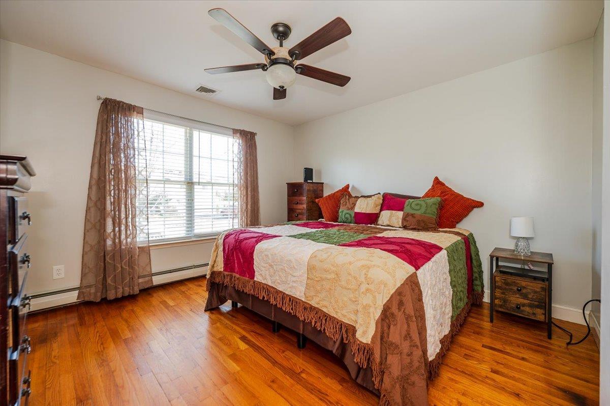 Single Family 6  Suffolk County, NY 11704, MLS-848897-11