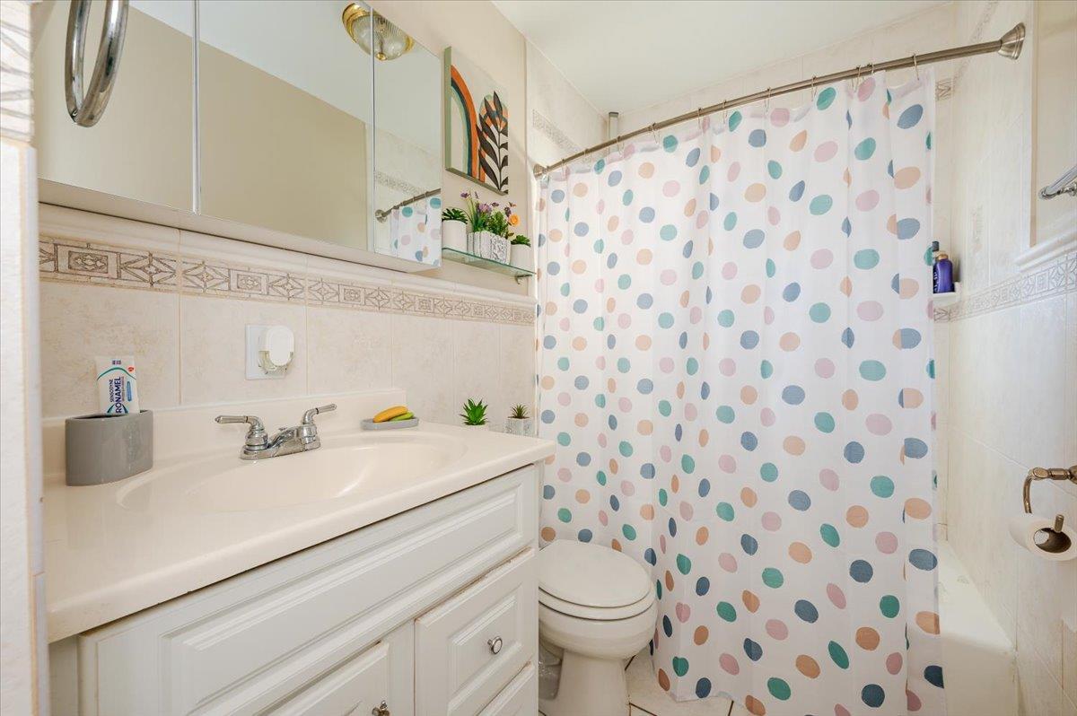 Single Family 6  Suffolk County, NY 11704, MLS-848897-13
