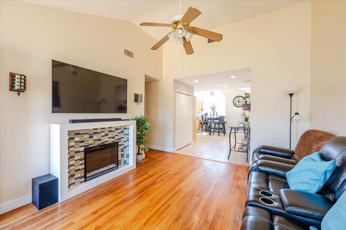 Single Family 6  Suffolk County, NY 11704, MLS-848897-3