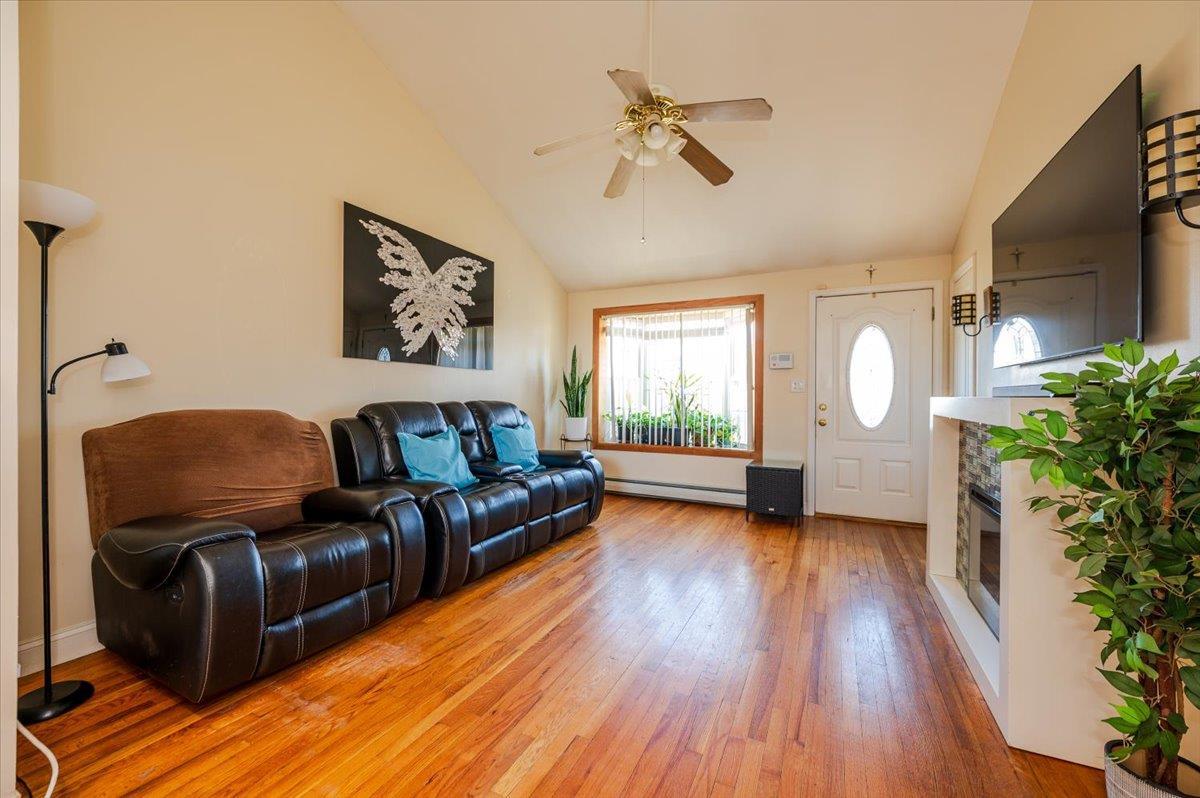 Single Family 6  Suffolk County, NY 11704, MLS-848897-4