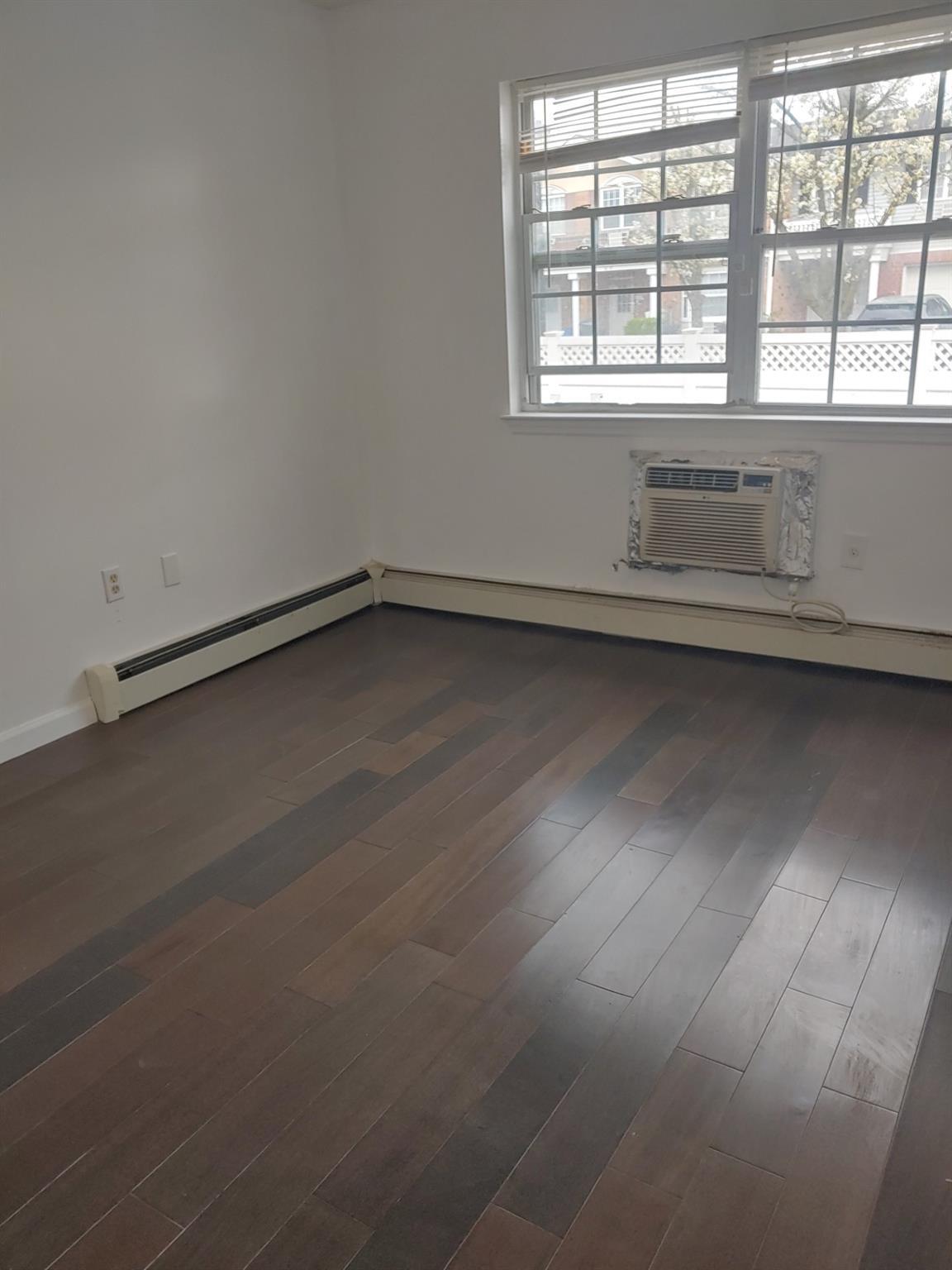 Apartment Country Pointe Circle  Queens, NY 11426, MLS-848898-8