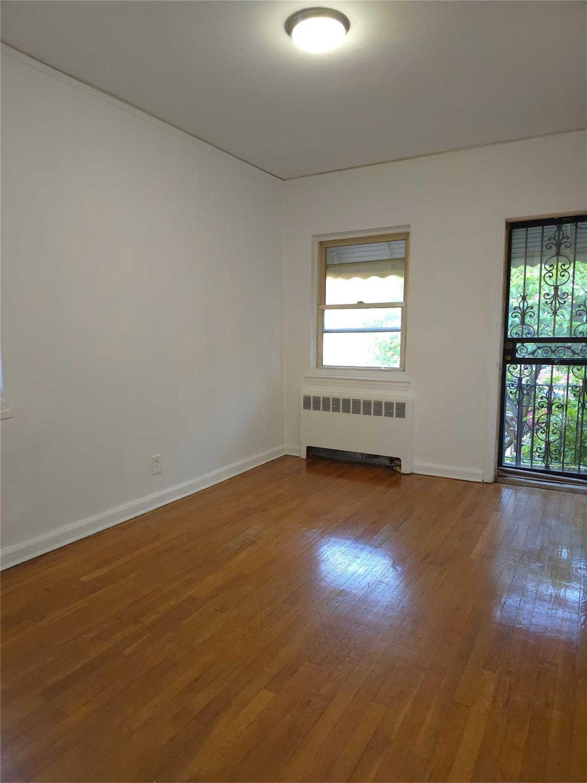 Single Family Philip  Bronx, NY 10465, MLS-848904-8