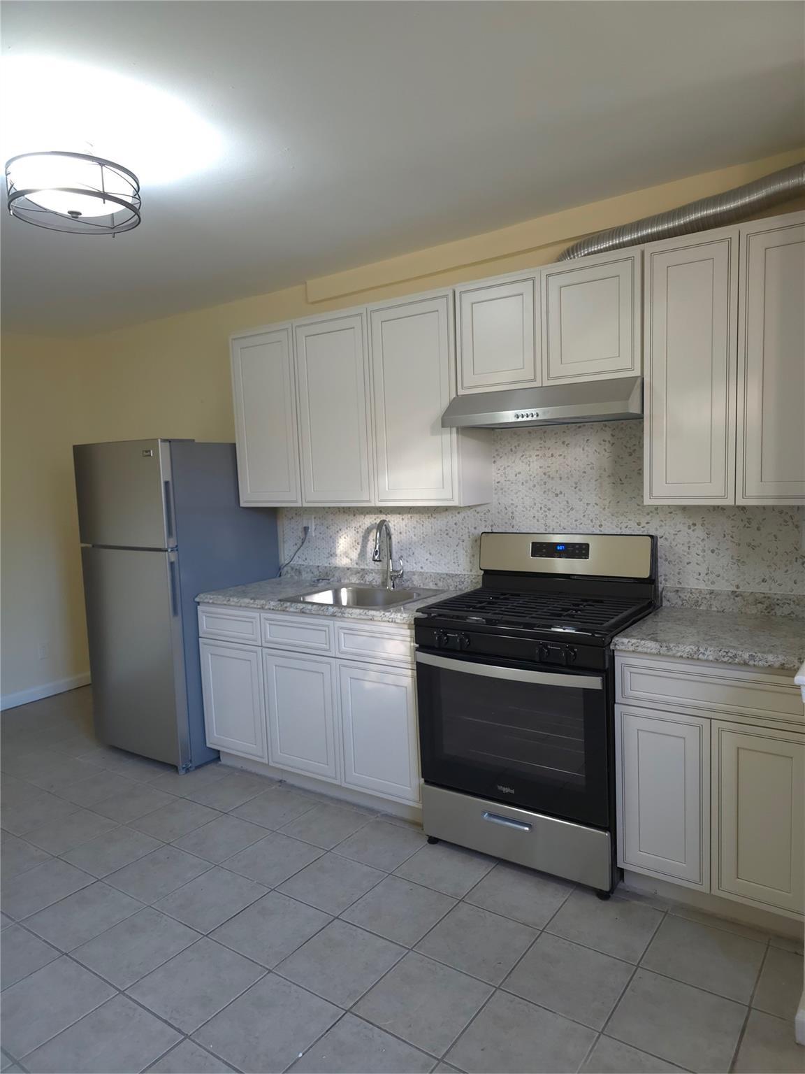 Single Family Philip  Bronx, NY 10465, MLS-848914-3