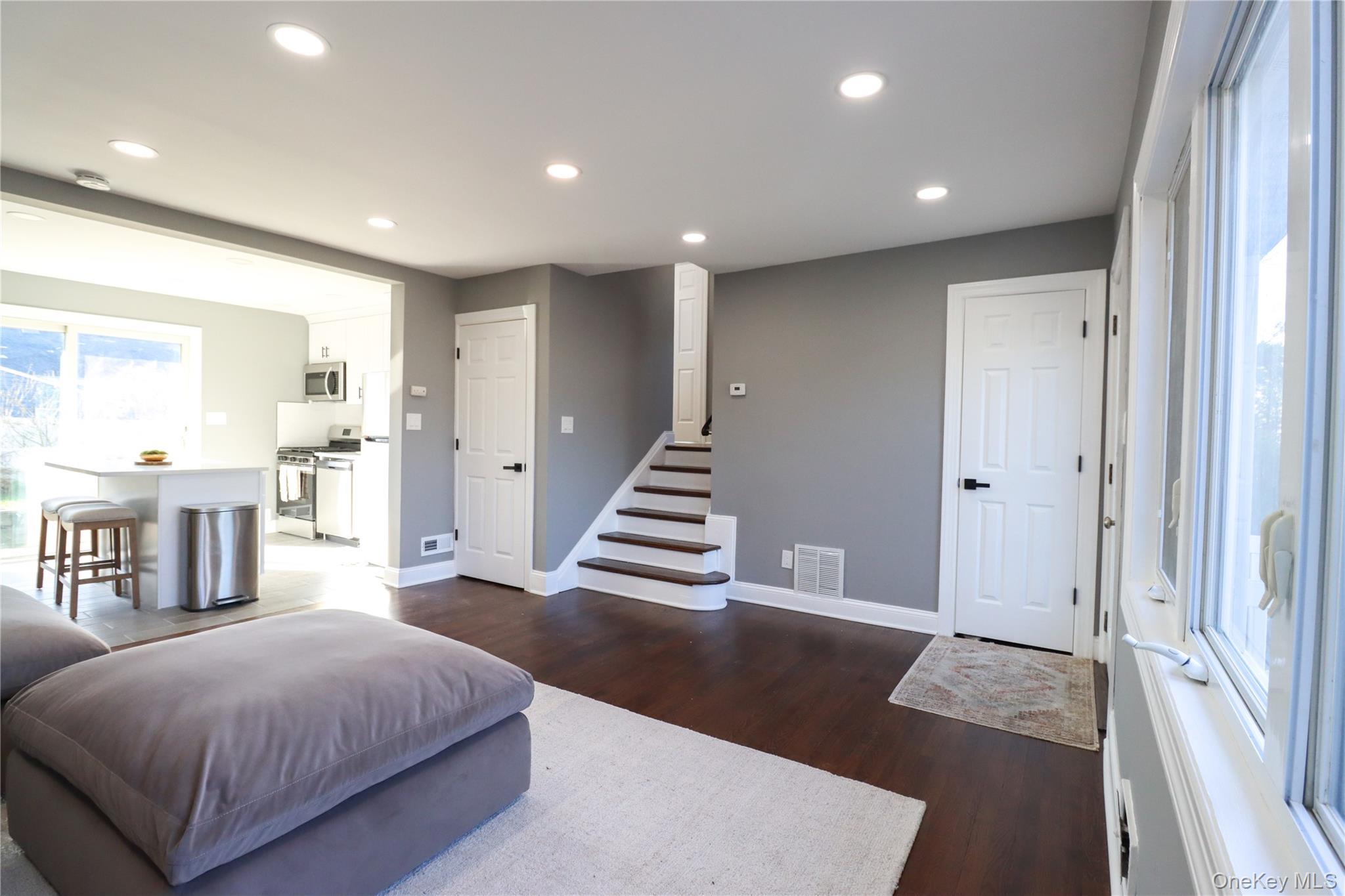 Single Family Earl Suffolk County, NY 11701, MLS-848924-9