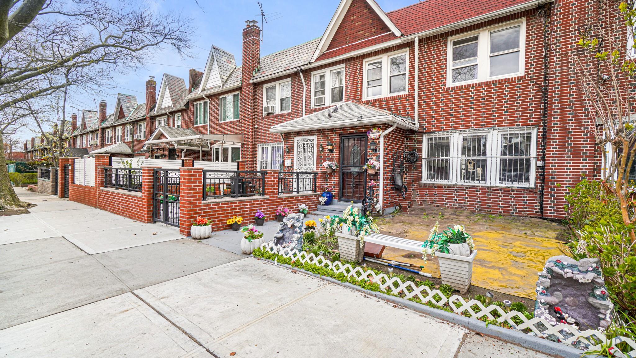 Single Family Hoover Avenue  Queens, NY 11432, MLS-848927-3