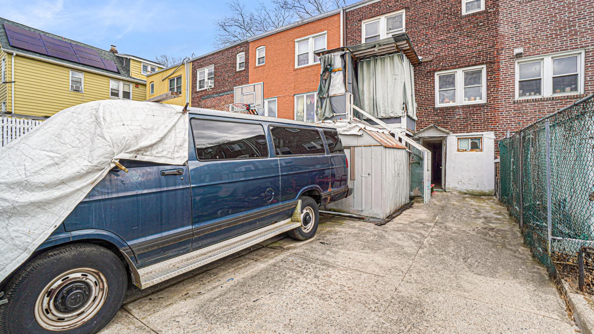 Single Family Hoover Avenue  Queens, NY 11432, MLS-848927-31
