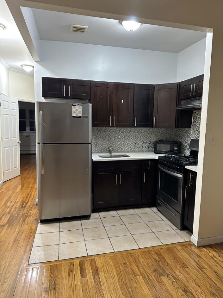 Apartment Van Siclen  Brooklyn, NY 11207, MLS-848991-5