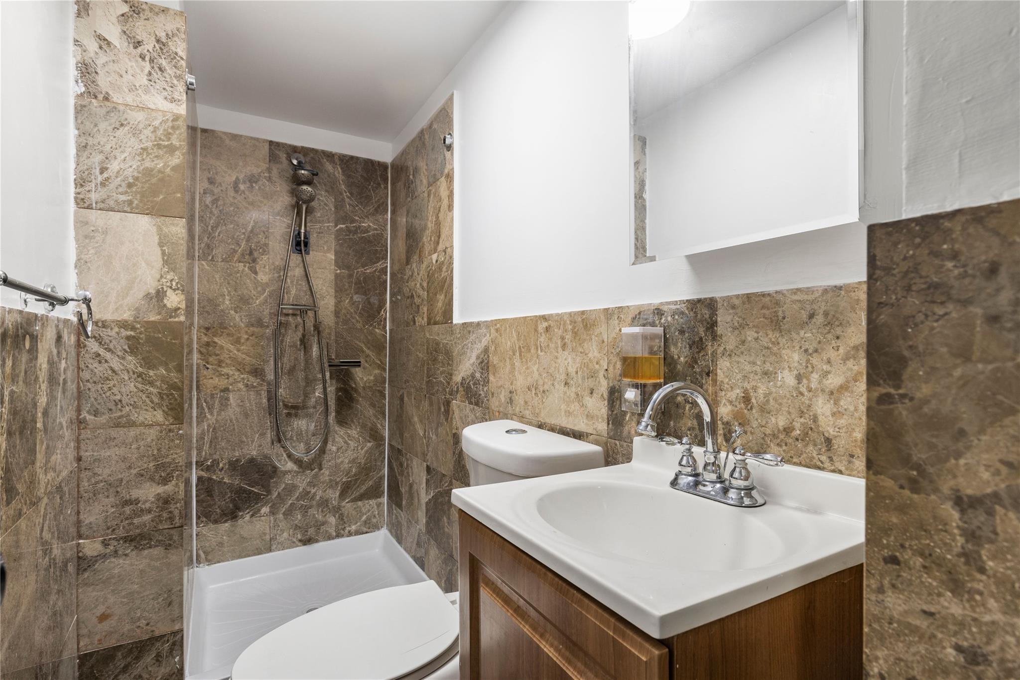 Single Family Quincy  Bronx, NY 10465, MLS-848994-18