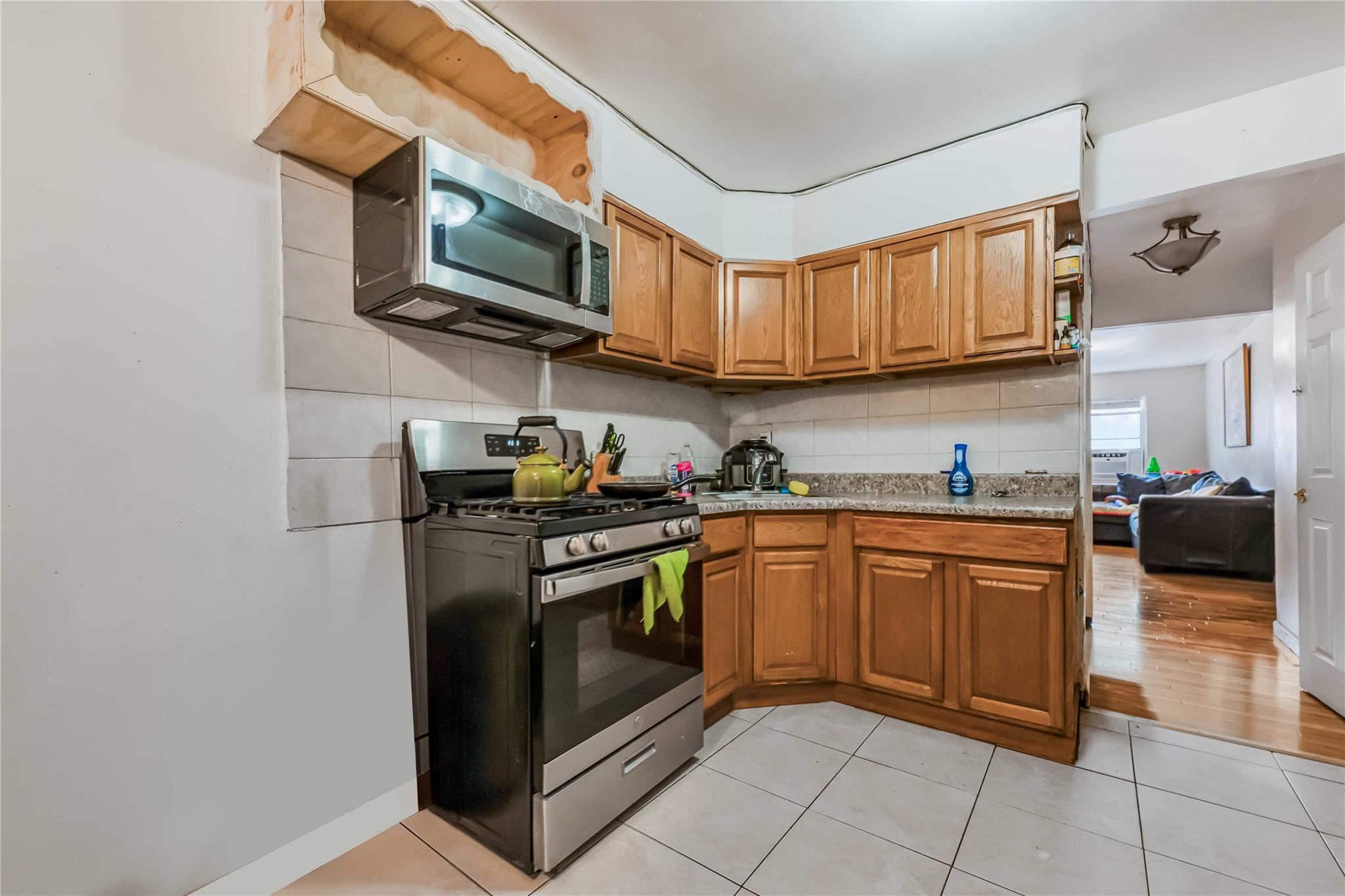 Single Family E. 99th  Brooklyn, NY 11236, MLS-848997-17