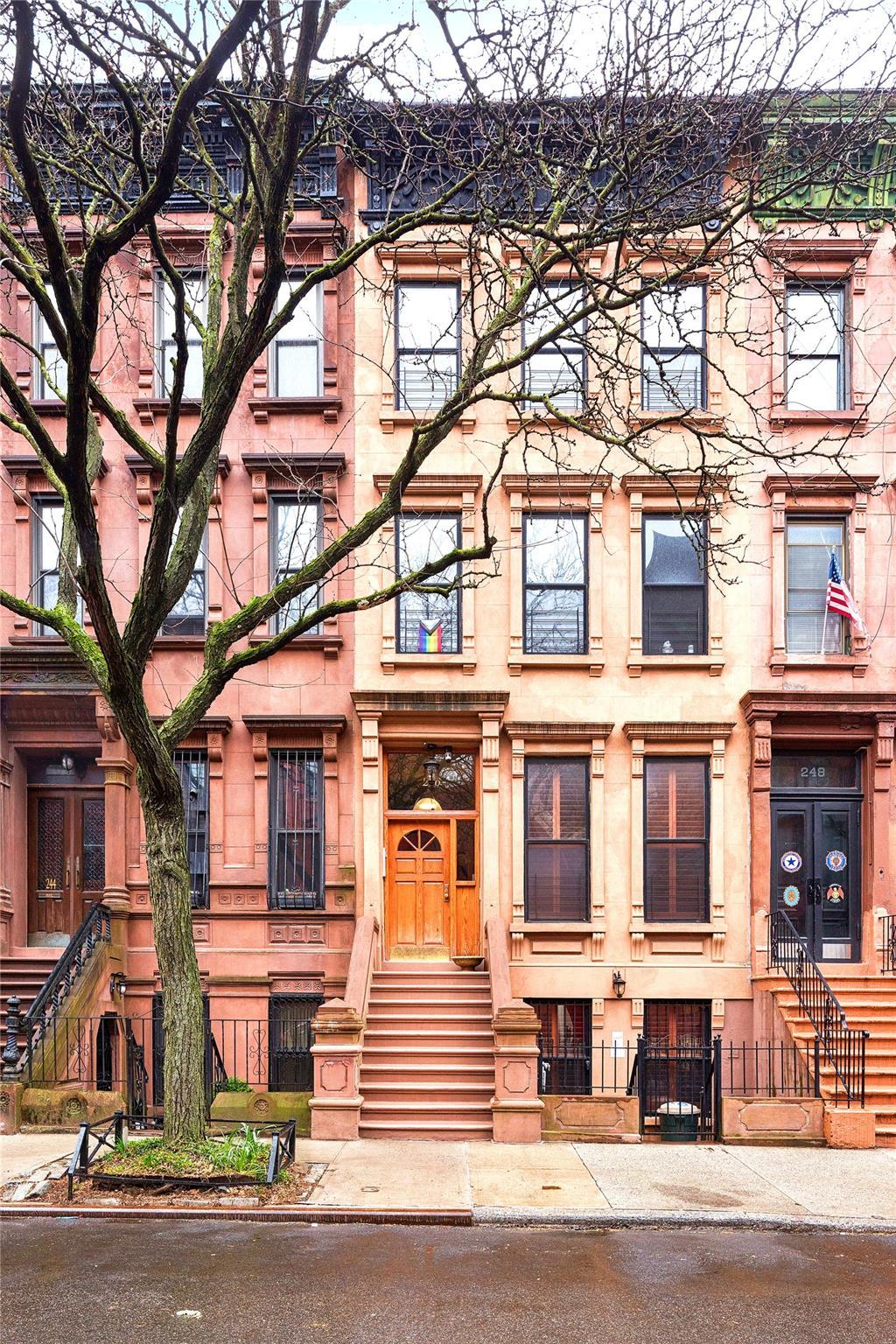 Single Family West 132nd Street  Manhattan, NY 10027, MLS-849035-18