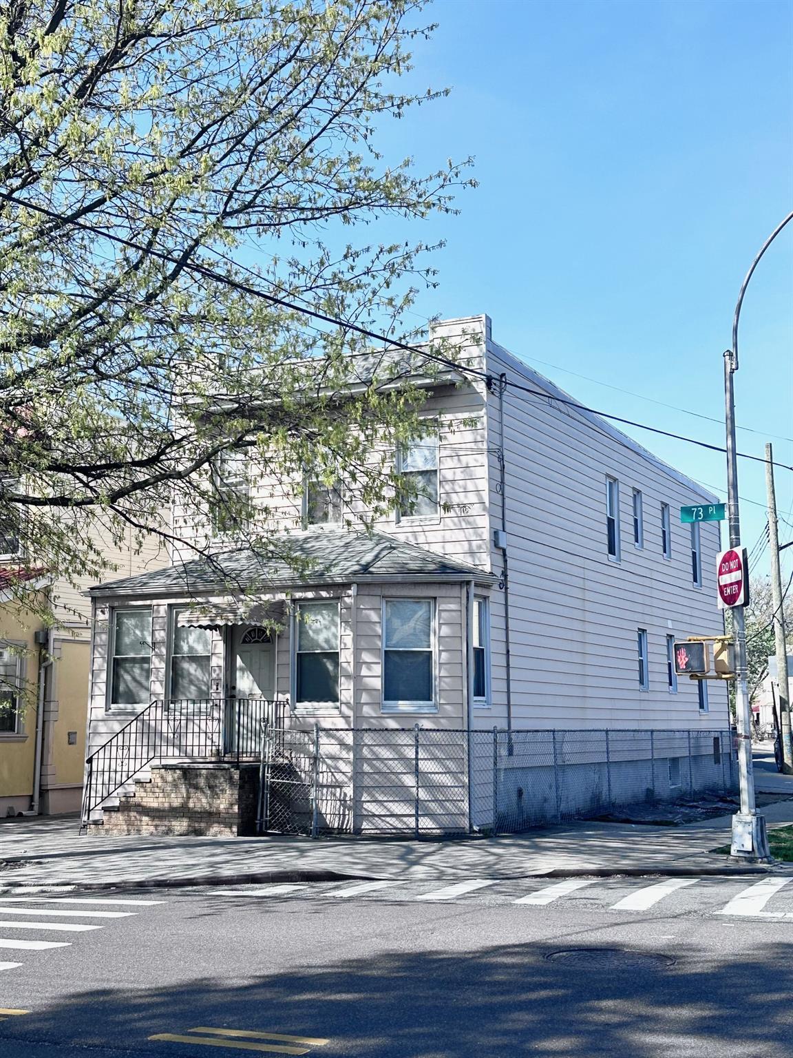 Single Family 73rd  Queens, NY 11385, MLS-849053-3