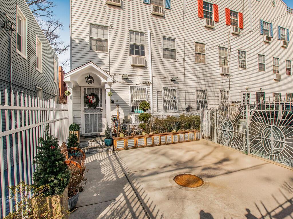 Single Family Simpson  Bronx, NY 10459, MLS-849092-35