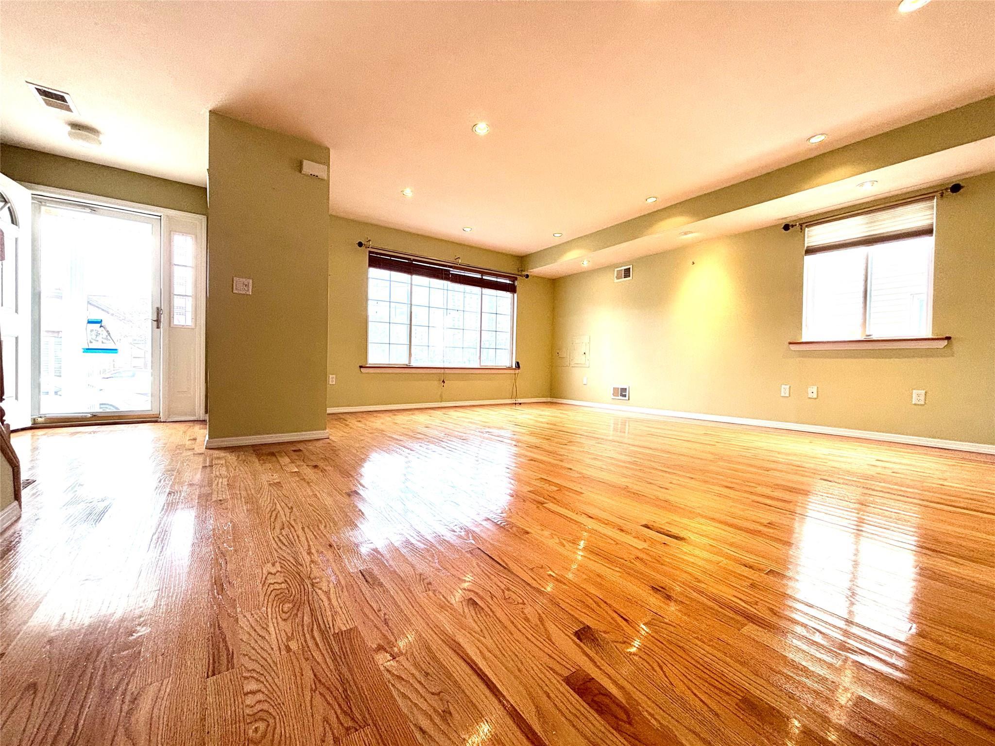 Single Family Beach 37  Queens, NY 11691, MLS-849212-3
