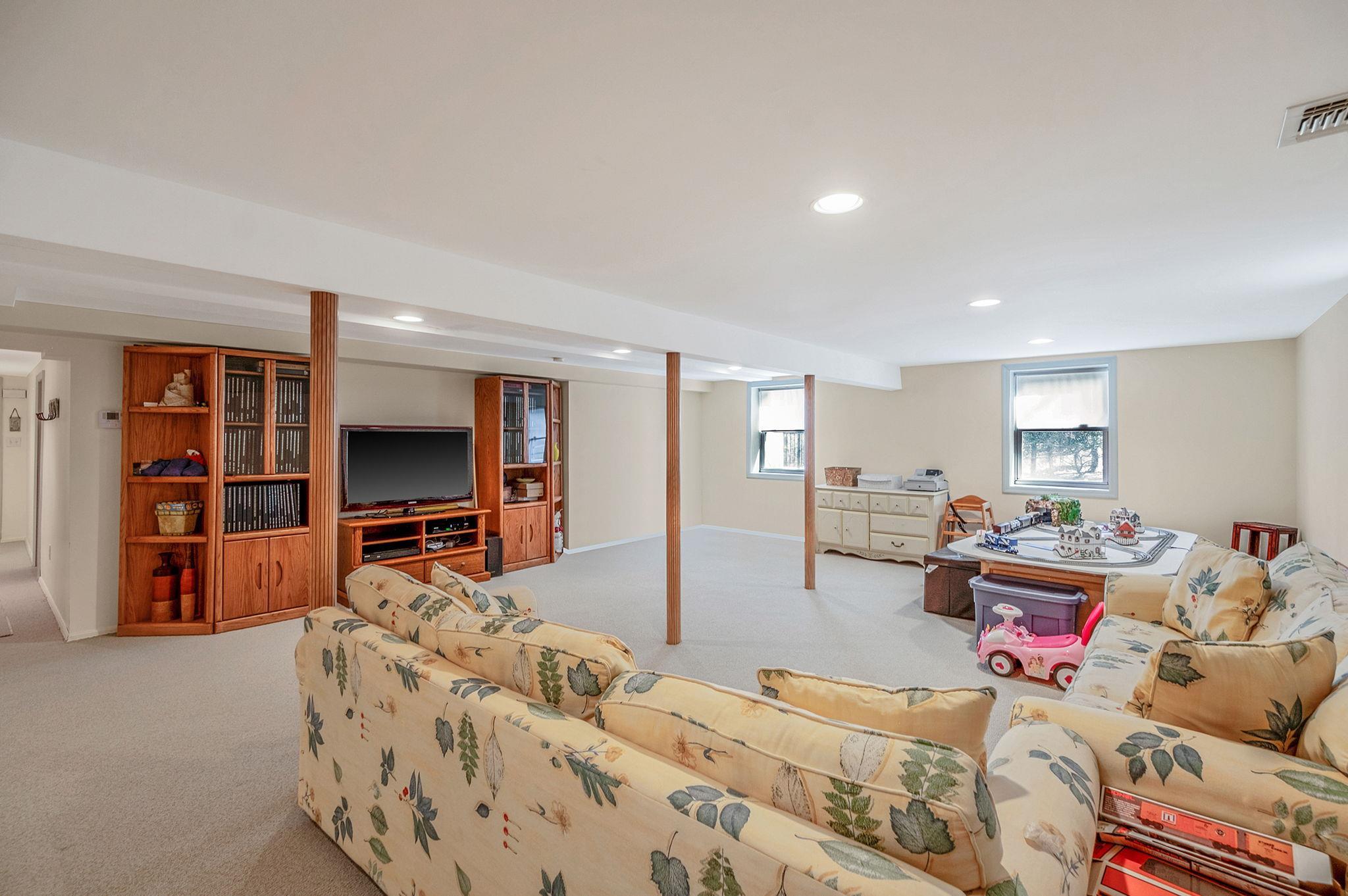 Single Family Brewster  Suffolk County, NY 11777, MLS-849219-31
