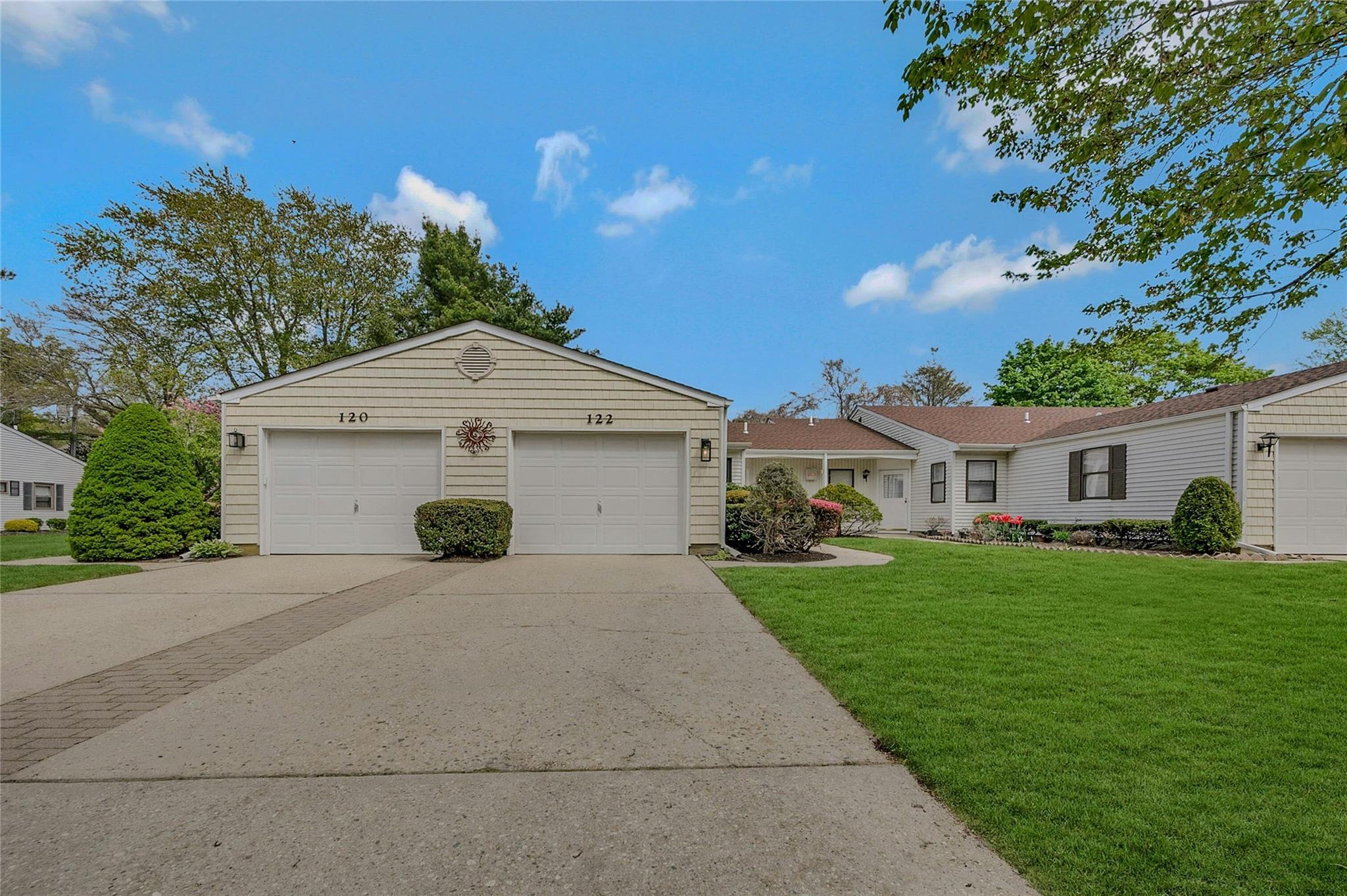 Condo Knolls  Suffolk County, NY 11790, MLS-849274-21