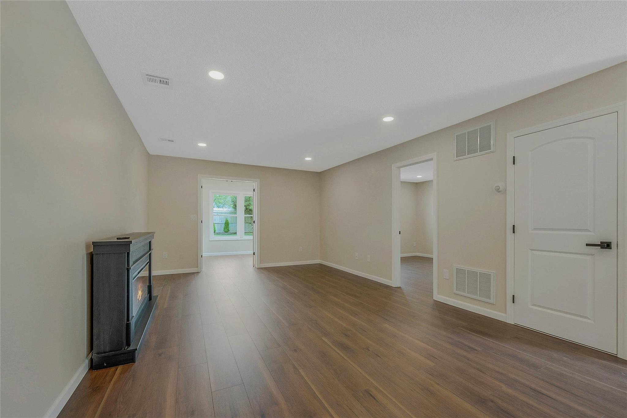 Condo Knolls  Suffolk County, NY 11790, MLS-849274-6