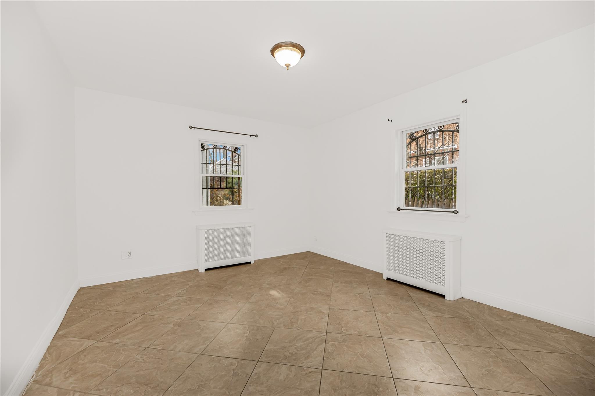 Single Family Hering  Bronx, NY 10461, MLS-849333-22