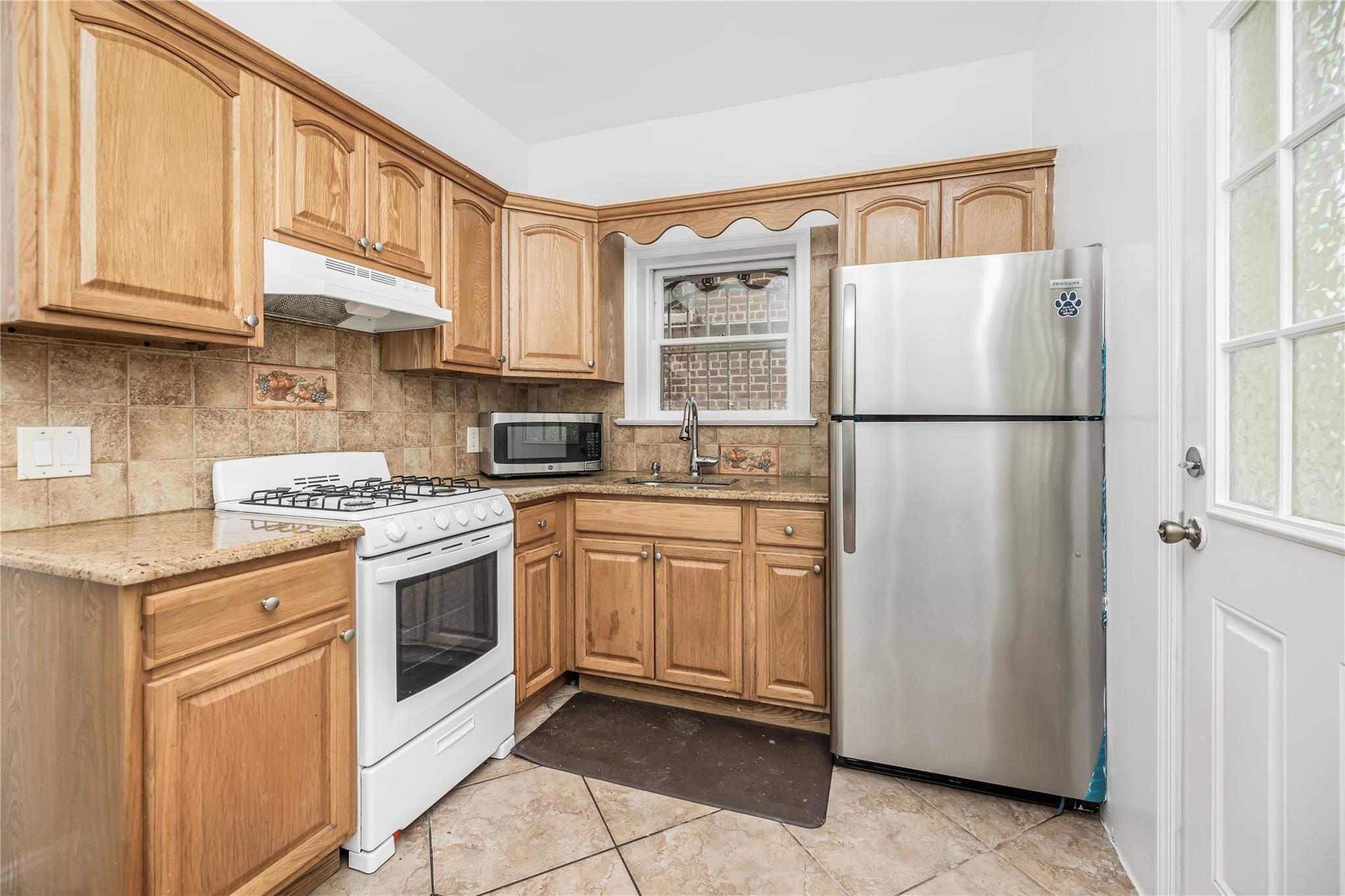 Single Family Hering  Bronx, NY 10461, MLS-849333-23