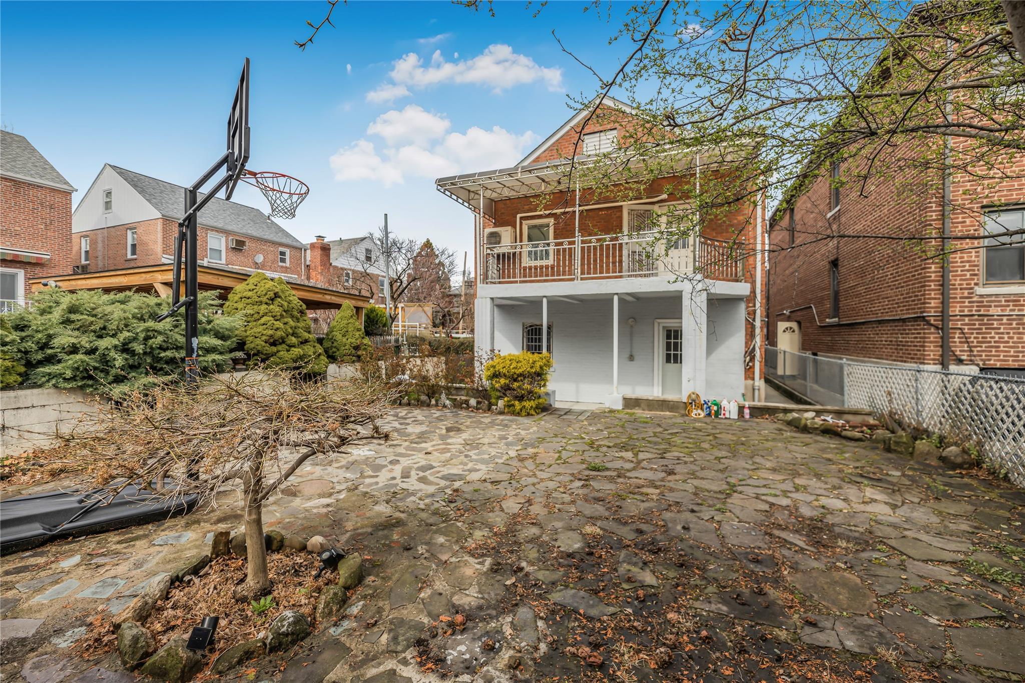 Single Family Hering  Bronx, NY 10461, MLS-849333-27