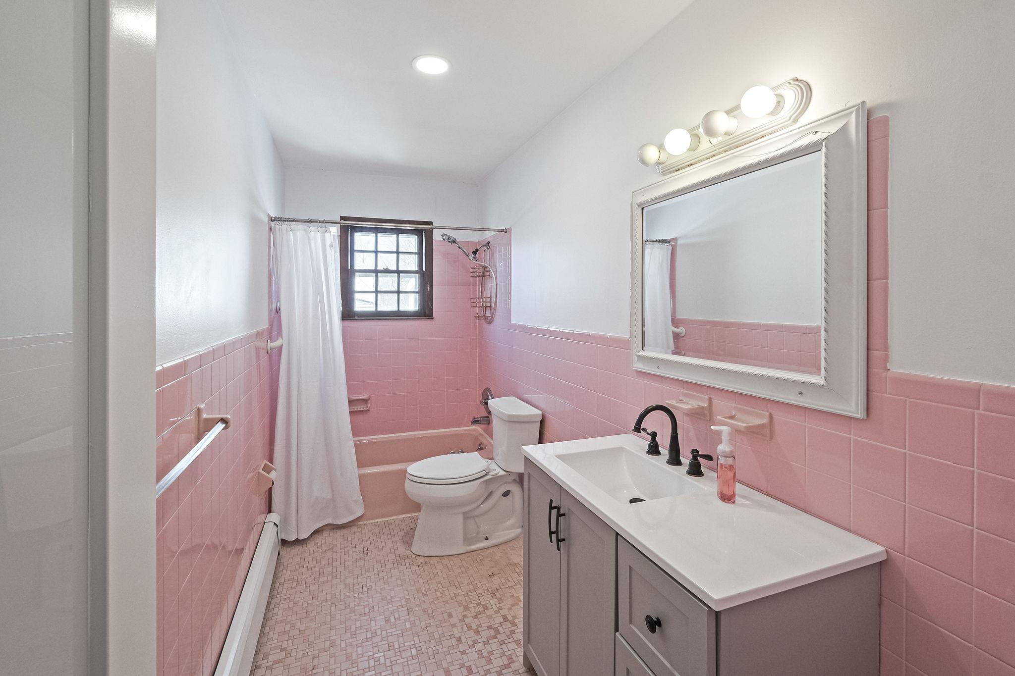 Single Family Beaverdam  Suffolk County, NY 11751, MLS-849350-17