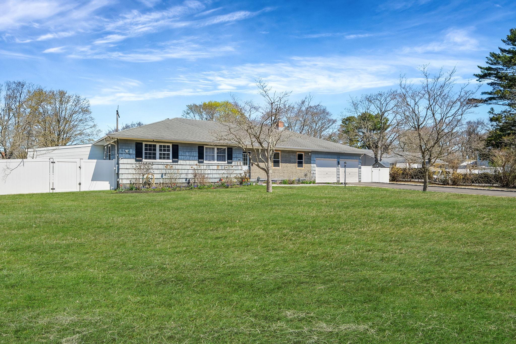 Single Family Beaverdam  Suffolk County, NY 11751, MLS-849350-3